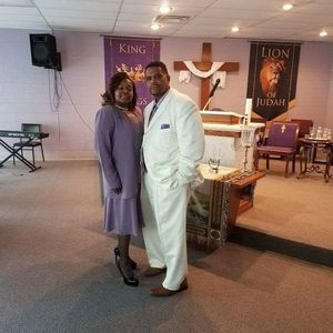 Meet your Posher, Bishop tom